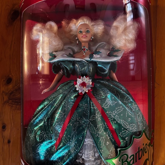Holiday Barbie Vintage Bundle - NIB - Picture 9 of 14